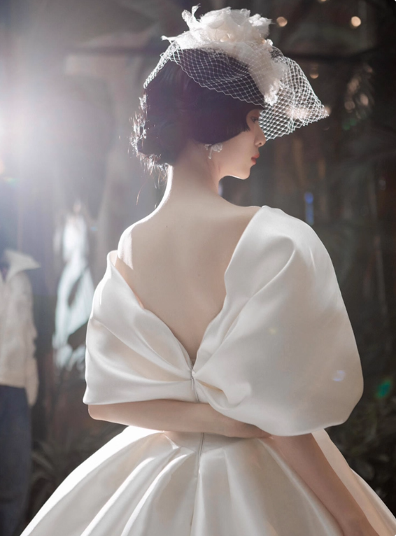 Minimalist Wedding Dress V-neck Pleated Wedding Dress D3912