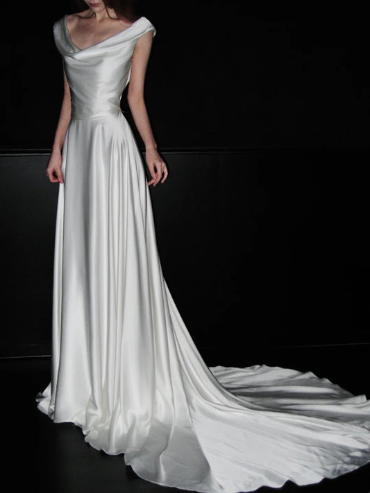 Minimalist Wedding Dress Crew Neck Pleated Wedding Dress D4078