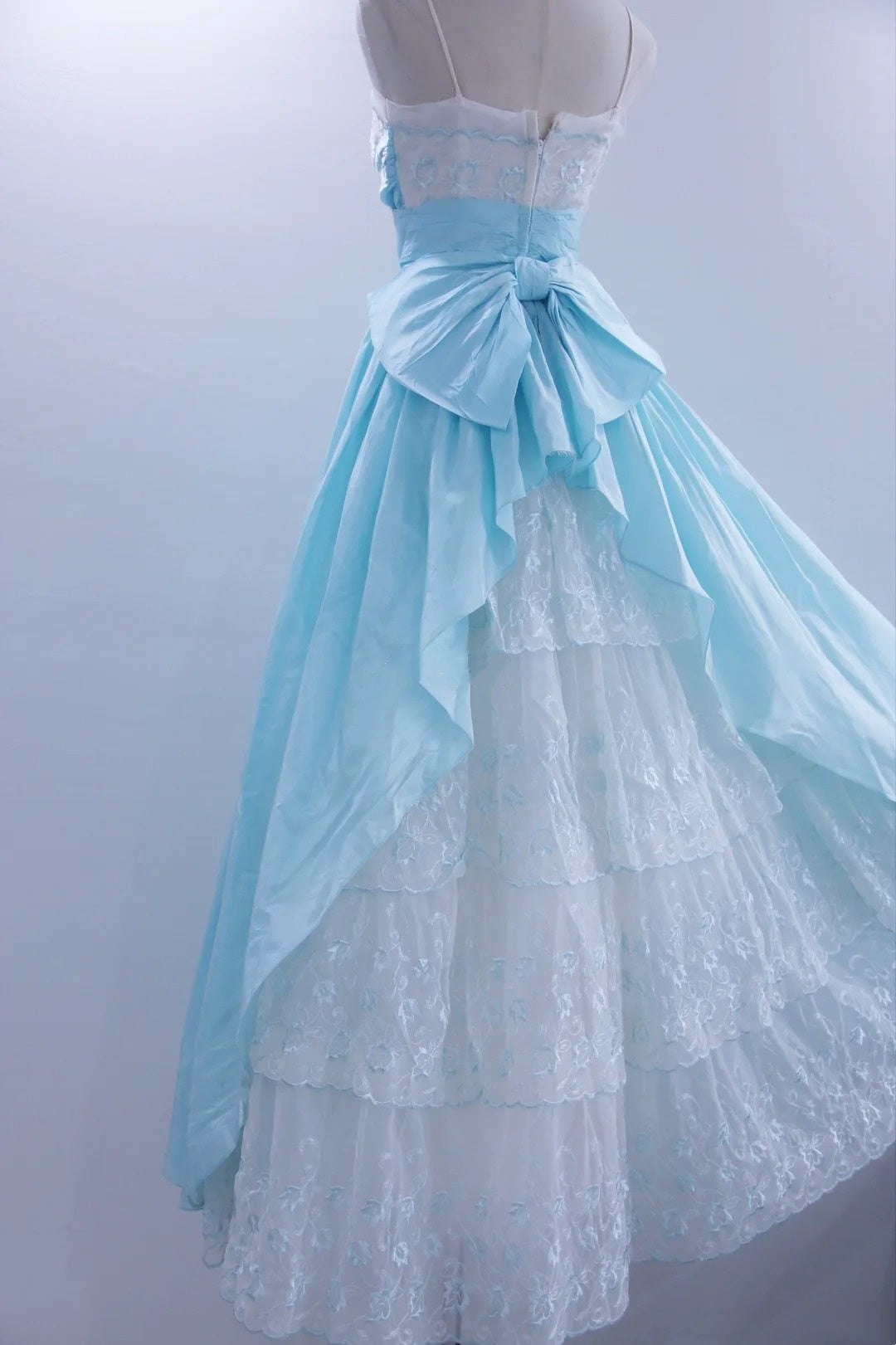 New Design Prom Dress Baby Bule Spaghetti Straps Pleated Evening Dress Birthday Party Dress Formal Dress D4256