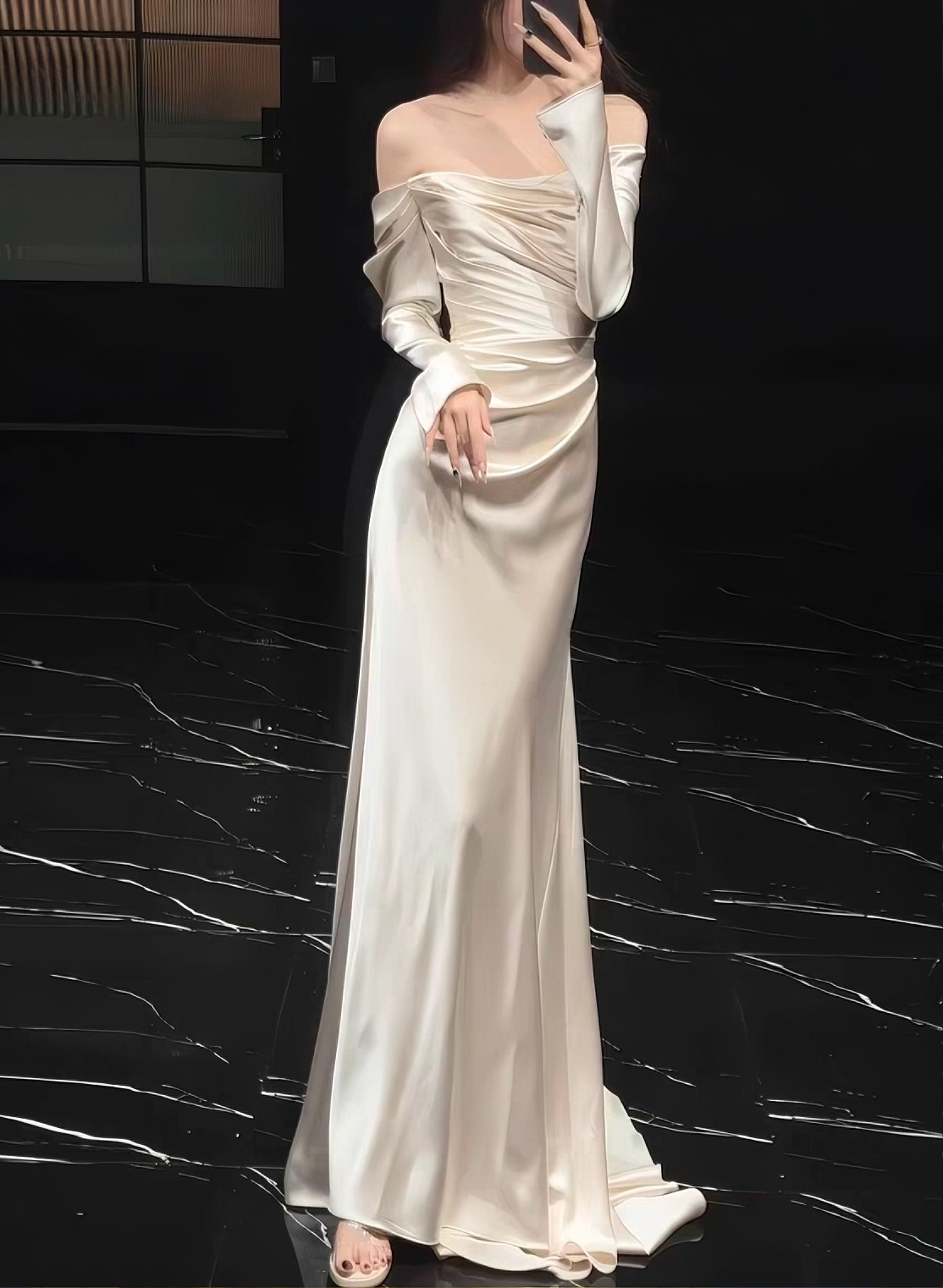 Minimalist Wedding Dress Off Shoulder Long Sleeves Pleated Wedding Dress D4309