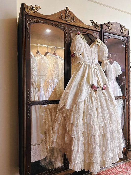 Vintage Wedding Dress V-neck Short Sleeves Pleated Wedding Dress D4346
