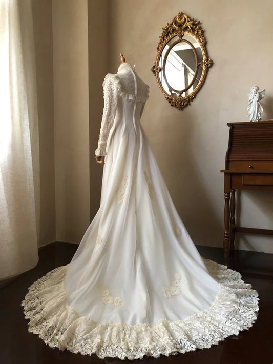 Retro Wedding Dress A Line High Collar Long Sleeves Lace Wedding Dress D4363