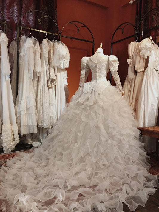 Vintage Wedding Dress Crew Neck Long Sleeves Ruffle Wedding Dresses D4366