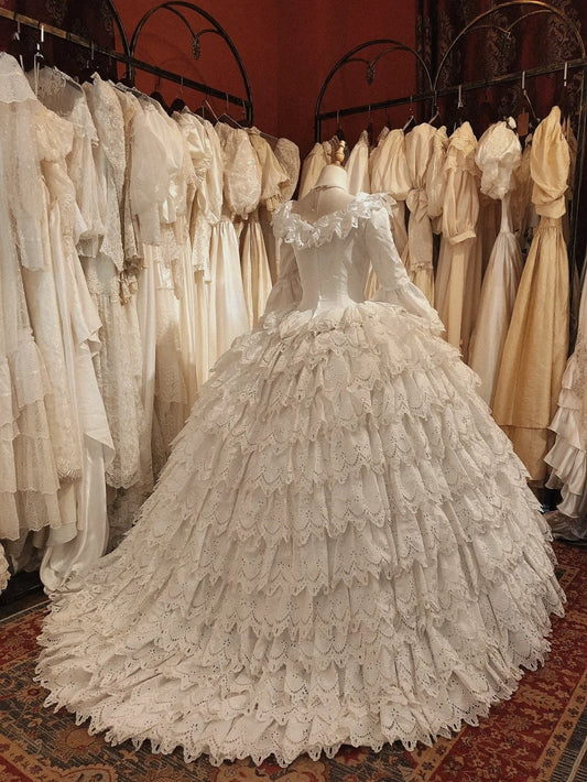 Vintage Wedding Dress Crew Neck Tiered Wedding Dress D4369
