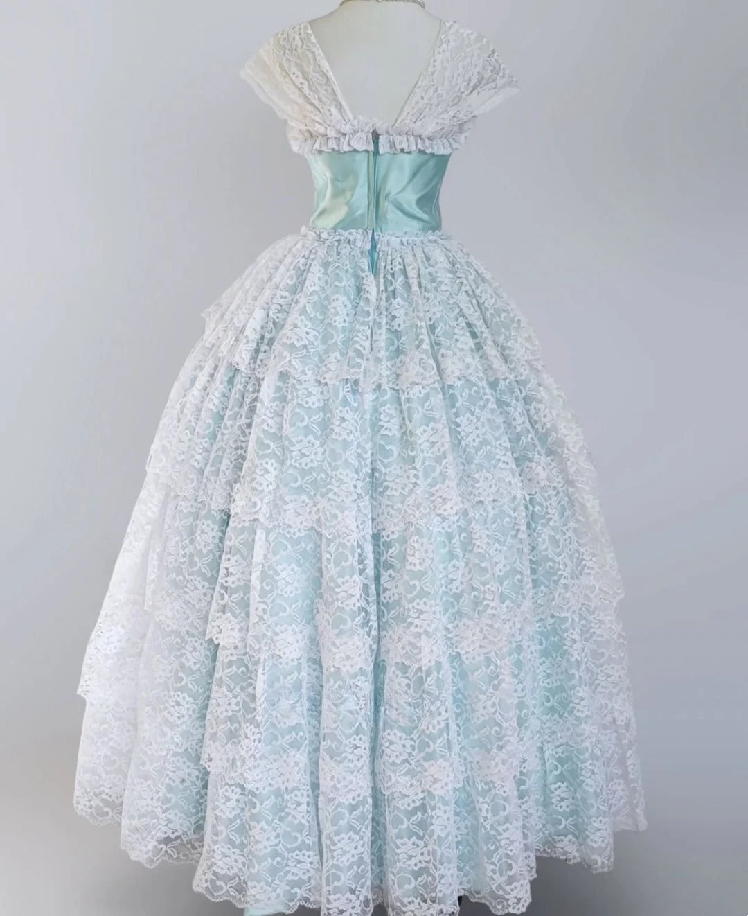 Pretty Prom Dress Sweetheart Pleated Lace Evening Dress Quinceanera Dress Ball Gown D4426