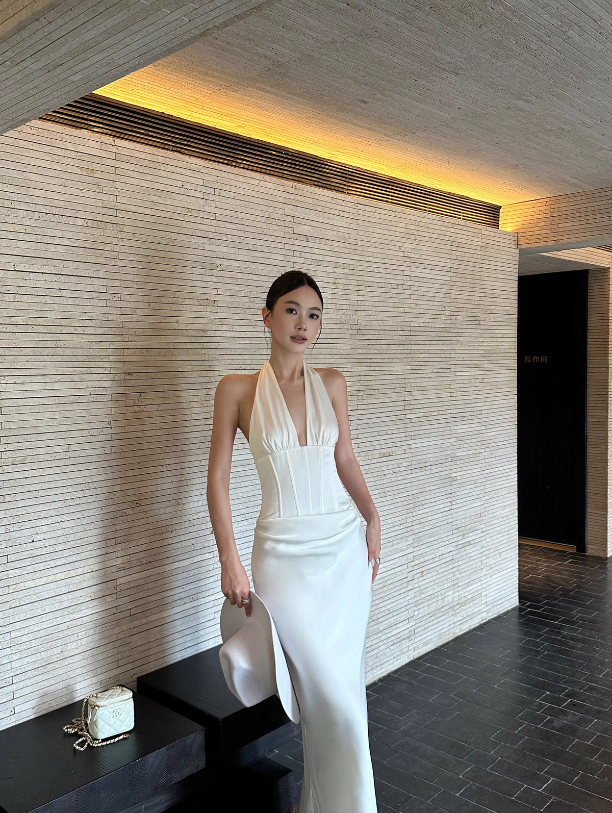 Classy White Halter Satin Mermaid Long Evening Dress Birthday Prom Dress Party Gown