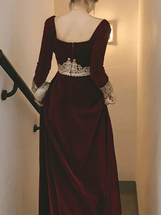 A-Line Scoop Neck Vintage Formal Velvet Evening Dress with Appliques fg3095