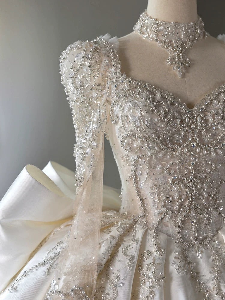 Luxury Ball Gown Sweetheart Neckline Long Sleeves Sequin White Wedding Dresses Brides Dress