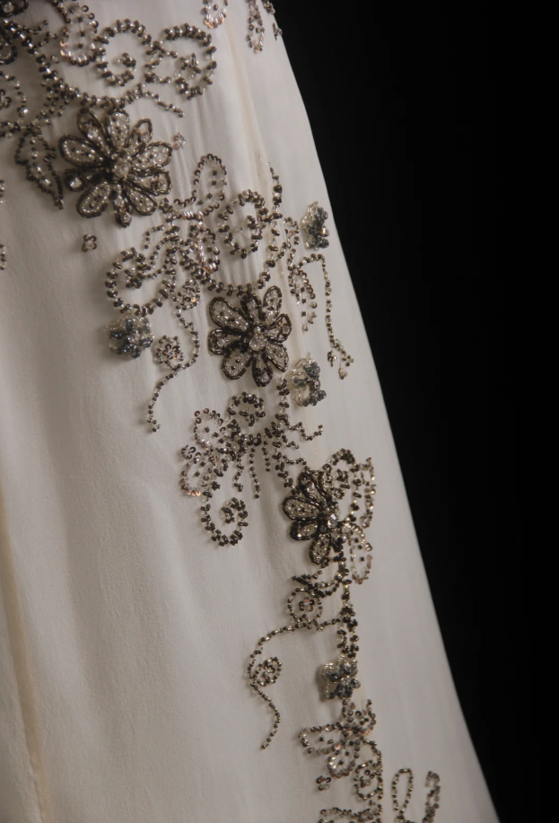 Elegant V Neck Off-white Chiffon Beaded Mermaid Party Dress Long Evening Gown