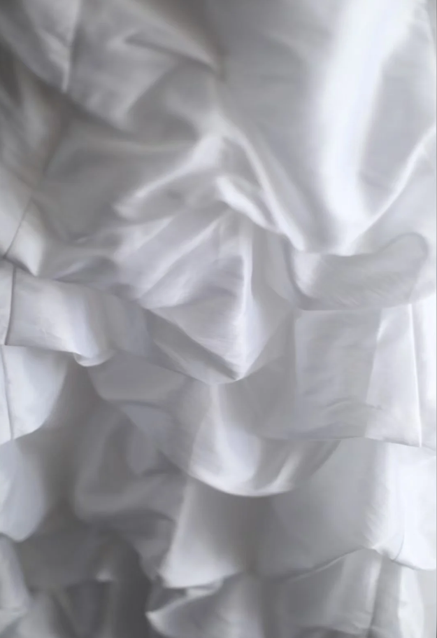 Vintage Court Princess Wedding Dress White Satin Pleated Long Bridal Dress D2317