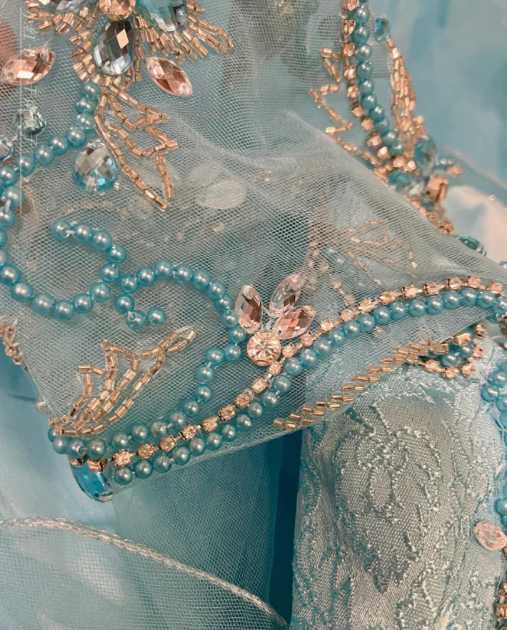 Elegant Blue Tulle Beaded Ruffles Long Ball Gown Formal Birthday Quinceanera Dress With Gloves