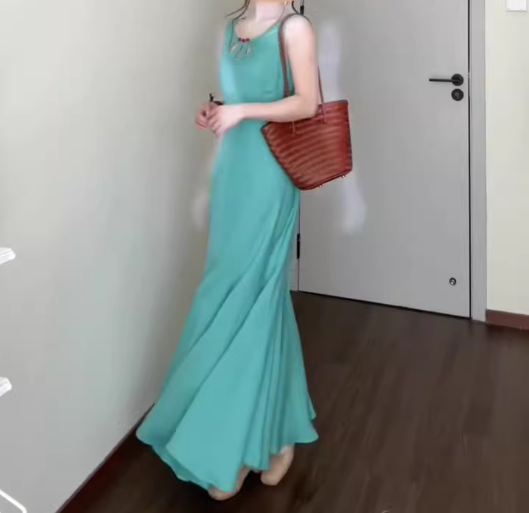 Gentle style sleeveless vest dress is super beautiful waist hip fishtail skirt R0702