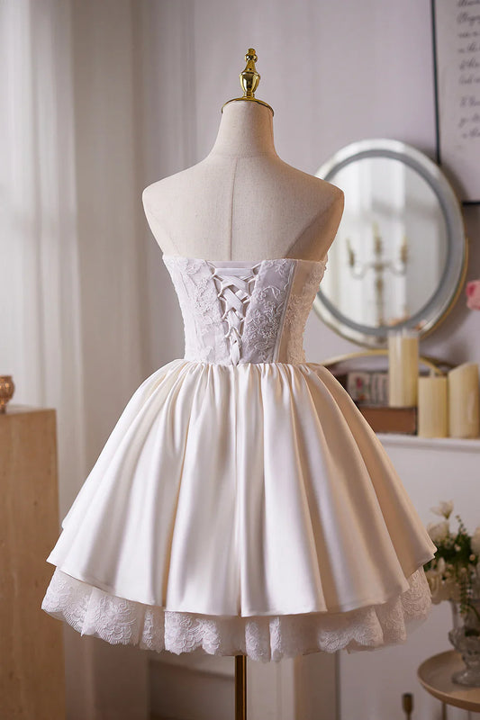 Chic Homecoming Dress Sweetheart Pleated Lace Short Prom Dress Back to School Outfits Cocktail Dress D6014
