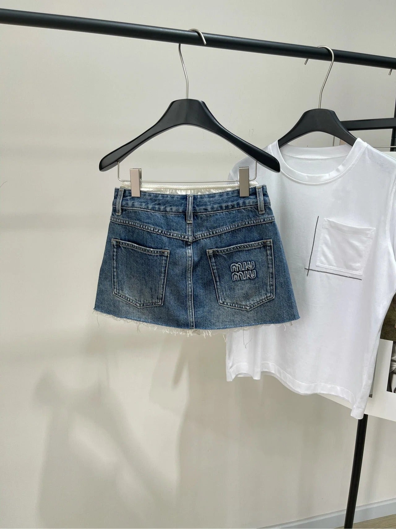 MIUMIU PATCHED DENIM SKIRT WITH LACE 275946