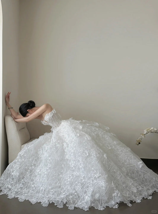 Elegant White Strapless Lace Train Ball Gown Wedding Dresses