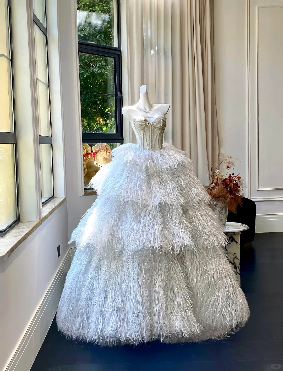 Luxurious White Strapless Feather Floor-Length Ball Gown Wedding Dresses