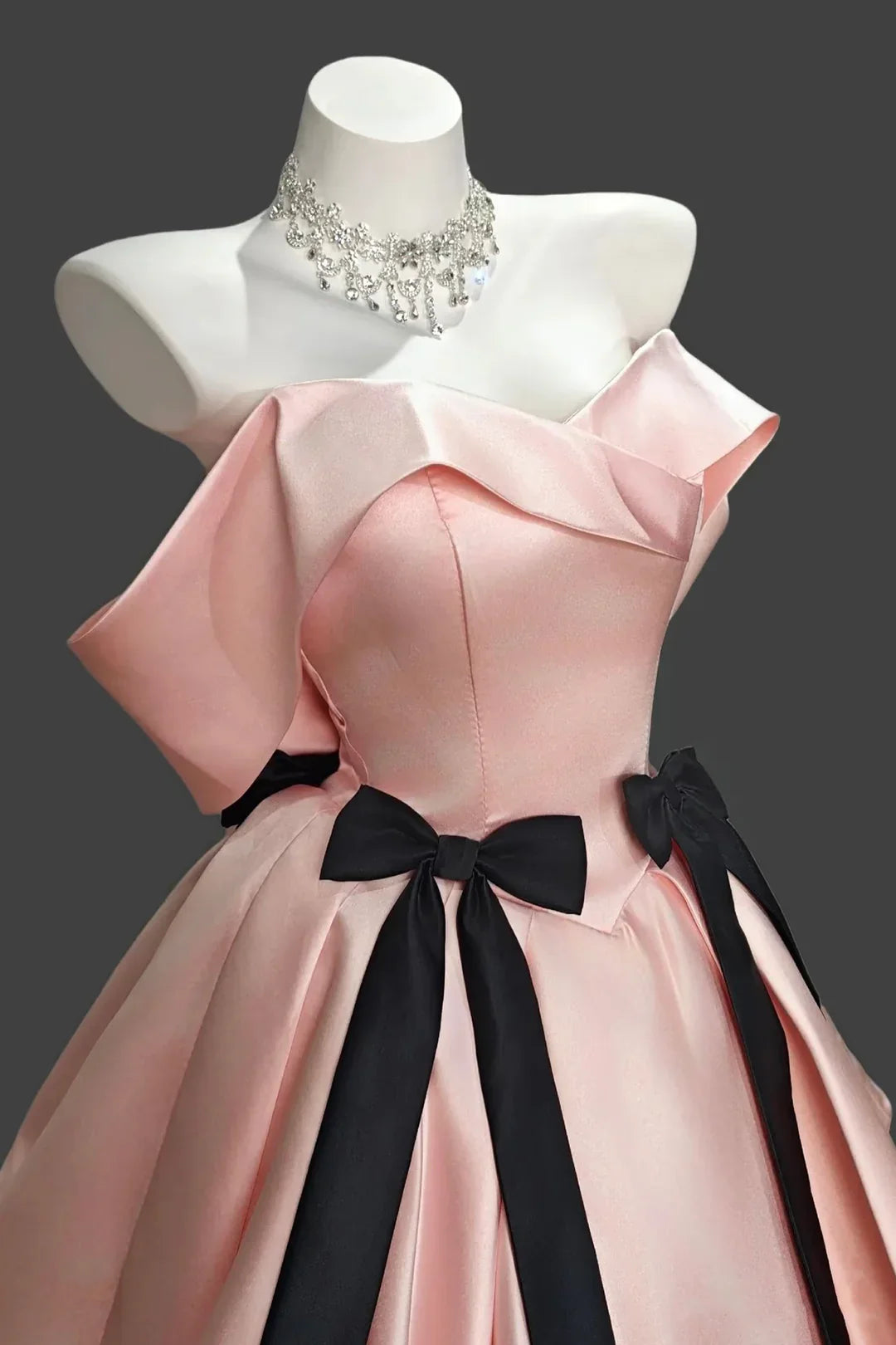 Pretty Homecoming Dress Off-the-Shoulder Bowknot Pleated Short Prom Dress Back to School Outfits Party Dress D6047
