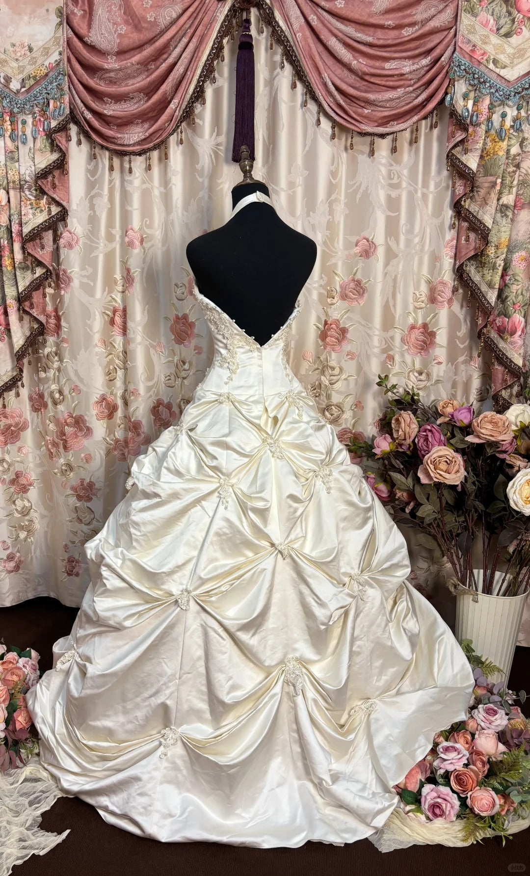 Vintage A line Ball Gown Halter Long Wedding Dresses       S6847