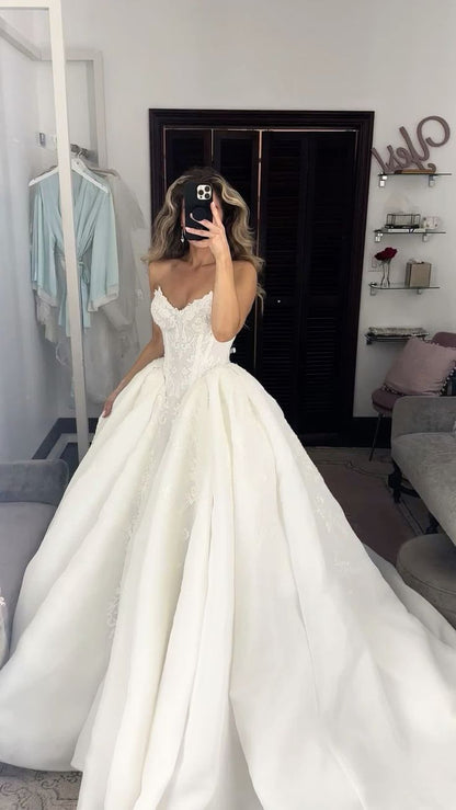 A line Wedding Dress Sweetheart Bridal Gowns Lace Appliques Bride Dresses