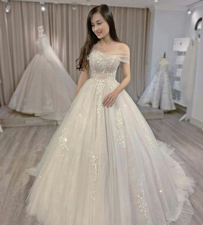 A Line Off Shoulder Long Wedding Dresses A Line Tulle Bridal Gown        S6366