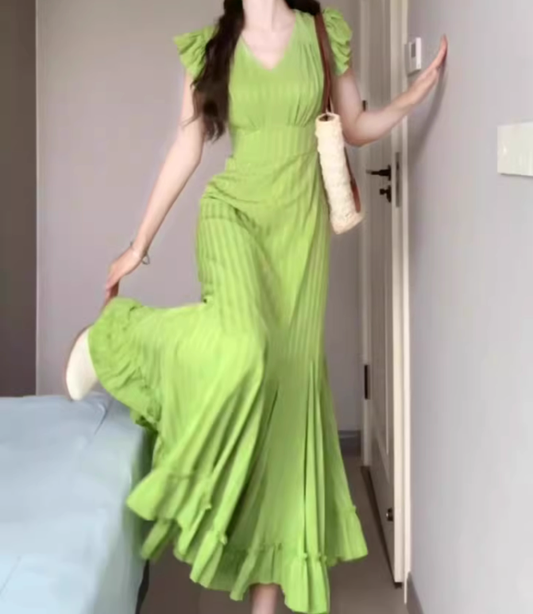 Retro green dress high-grade v-neck temperament step by step lotus fishtail skirt R0735