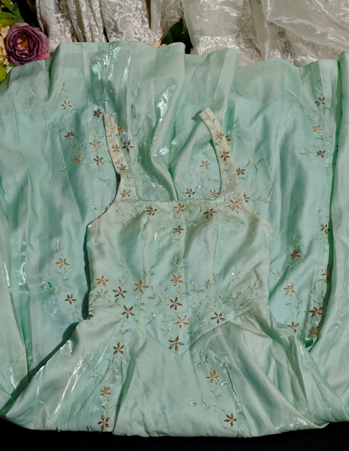Chic Mint Green Halter Satin Tulle Embroidery Beaded Long Party Dress Evening Gown