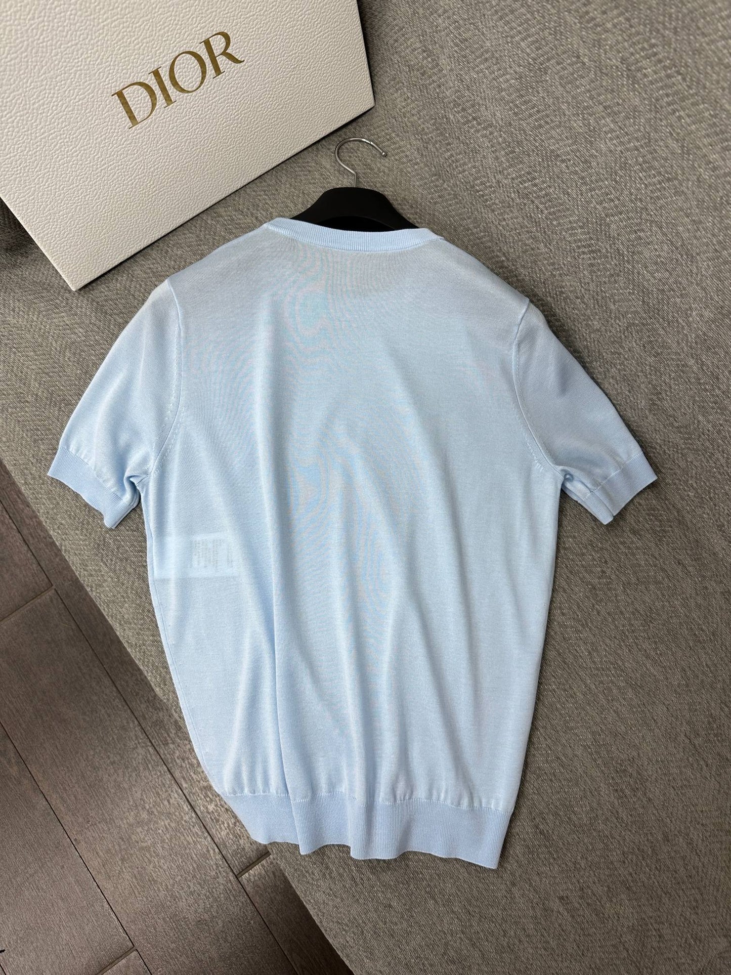 CD Short-Sleeved Fitted Sweater Sky Blue Silk Knit 349493