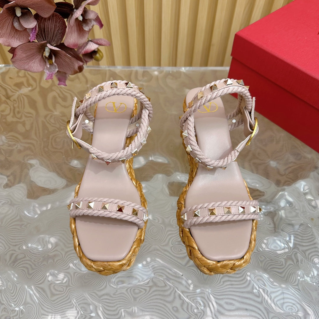 Rockstud Flatform Sandal 75mm In Rose Pink Calfskin And Raffia  102858