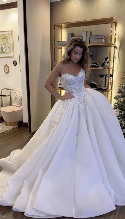 A line Wedding Dress Sweetheart Bridal Gowns Lace Appliques Bride Dresses