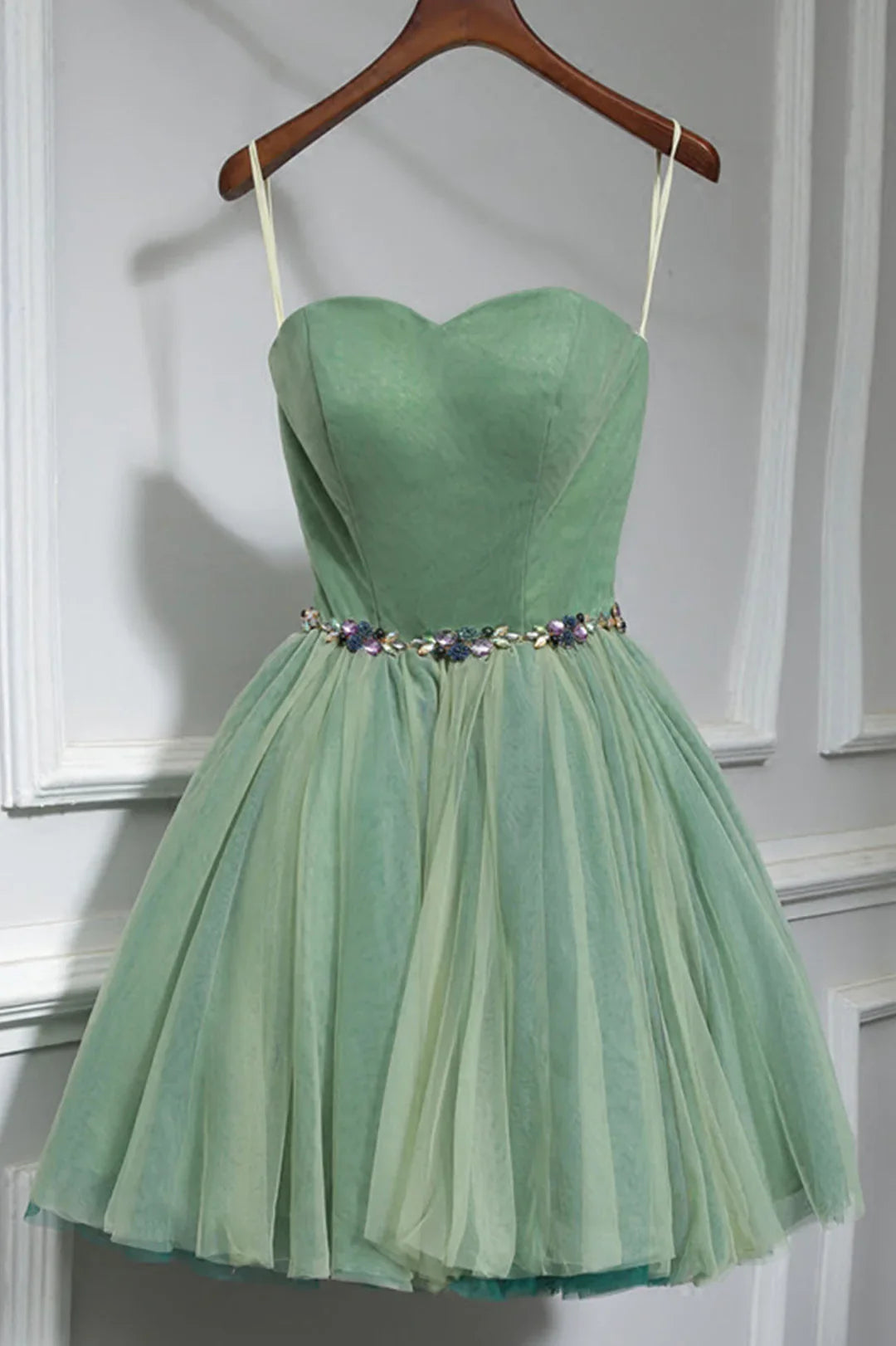 Pretty Homecoming Dress Spaghetti Straps Tulle Rinestone Short Prom Dress Back to School Outfits Party Dress  D6095