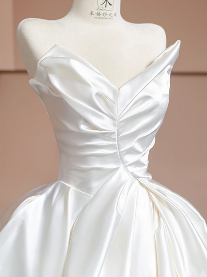 White strapless, fitted waist, full skirt, long ball gown, bridal dress R8314