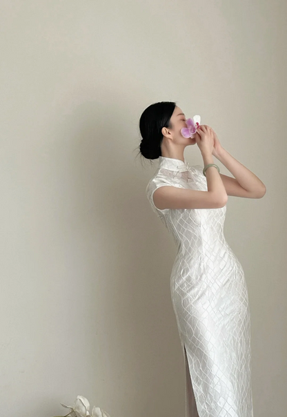 White Chinese-style, waist-cinched, slim-fit, elegant prom dress R7961