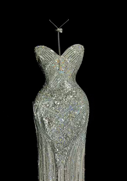 Silver sequined strapless waist-cinching bodycon sexy and elegant ball gown R8105