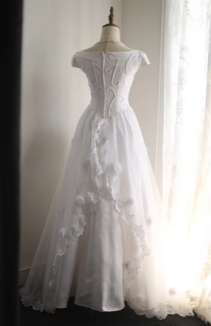 White beaded, fitted waist, classic and elegant long ball gown/bridal dress R6816