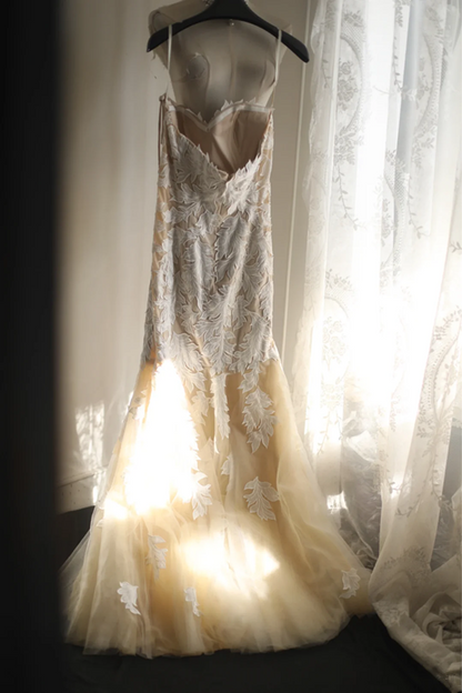 White halter-neck floral-stitched fitted waist, apricot-colored full skirt, bodycon long ball gown, bridal dress R6776