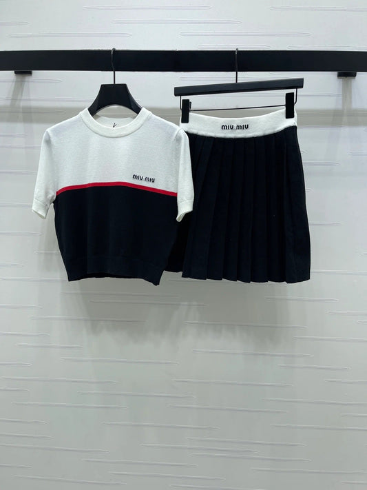 Miumiu 2026 Crew Neck Knit Short-sleeved Pleated Skirt Set Wool 352667