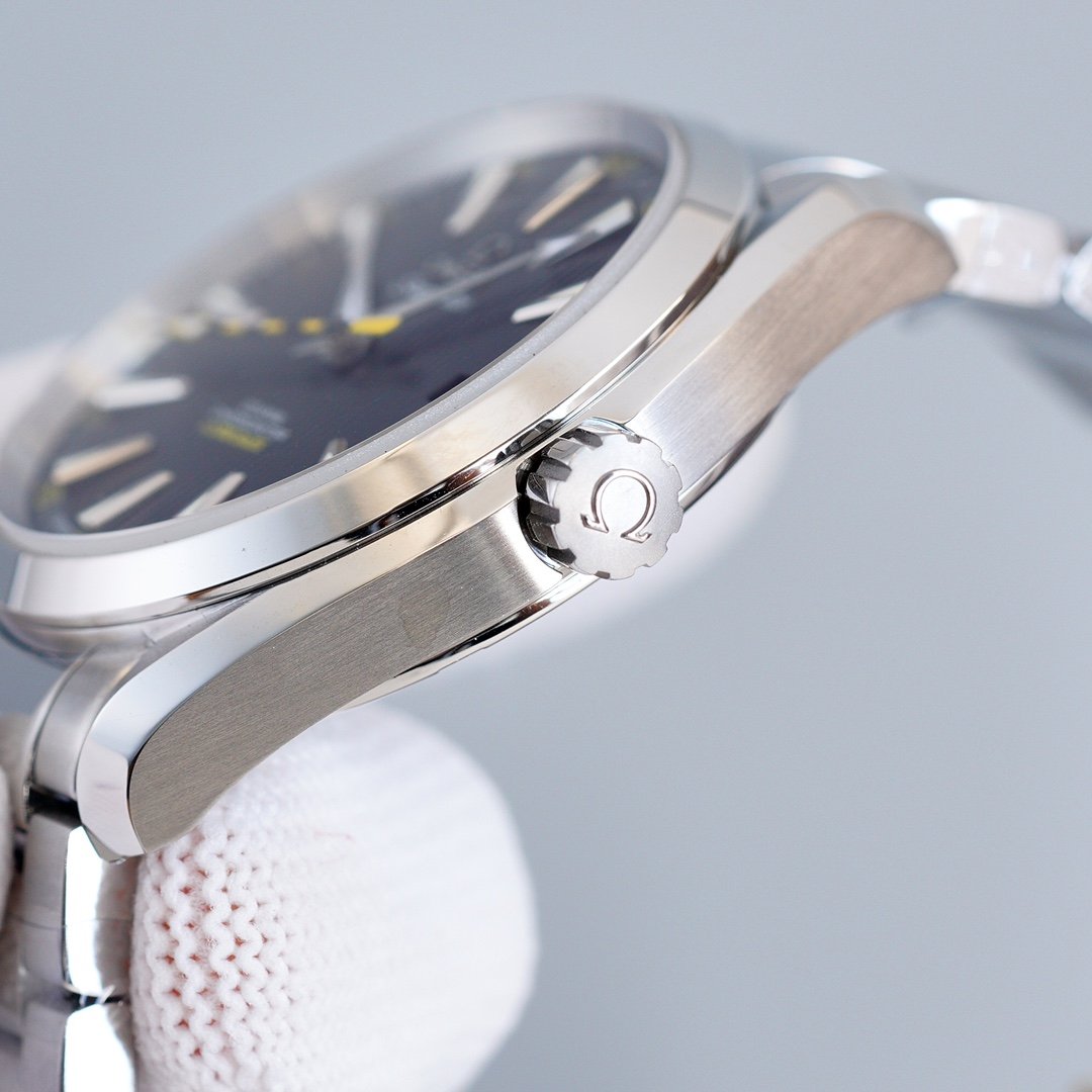 SEAMASTER AQUA TERRA 150M CO-AXIAL 41MM GAUSS-BUMBLEBEE
