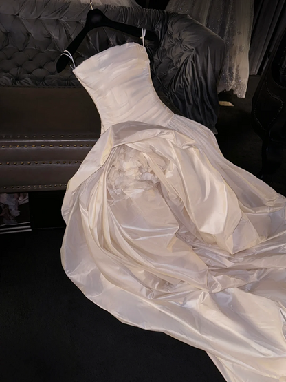 White halter-neck satin fitted waist ball gown/bridal dress R8804