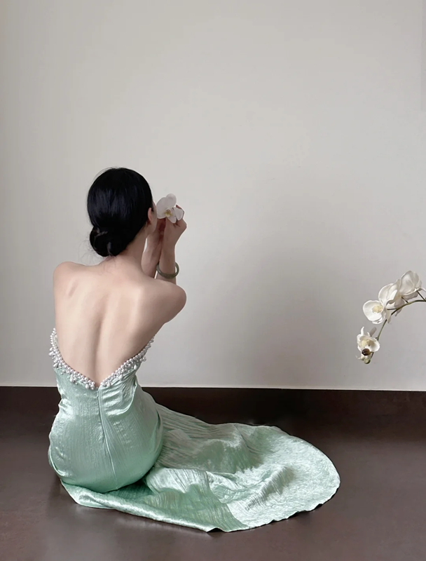 Light green strapless, waist‑cinching, slim‑fit, bodycon sexy long ball gown R8003