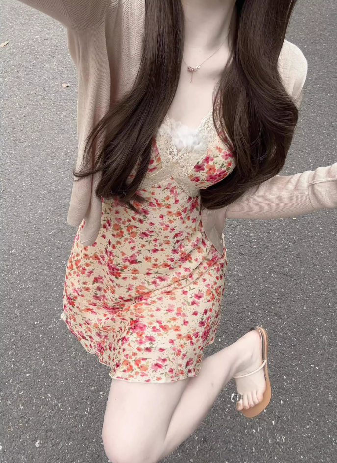 Retro V-neck sleeveless dress temperament waist A-line short skirt R0694