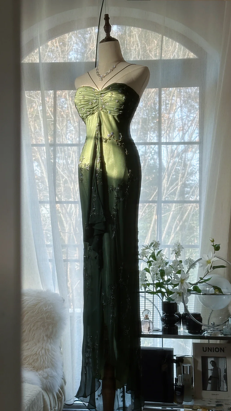 Dark green halter neck fitted waist long ball gown R7696