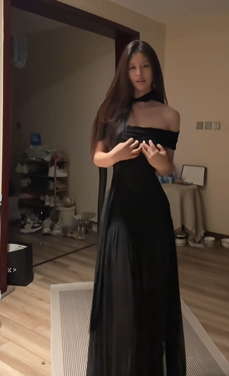 Black off-the-shoulder fitted waist slimming slit sexy long ball gown R8090