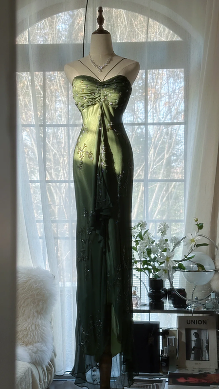 Dark green halter neck fitted waist long ball gown R7696