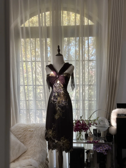 Black halter-neck, gold-print, fitted, mid-length ball gown R7736