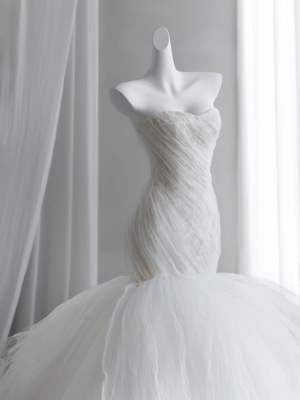 Off-white strapless fitted waist slim hip sexy long ball gown R8437