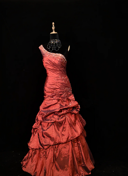 Red one-shoulder fitted waist ball gown with a full skirt R8690