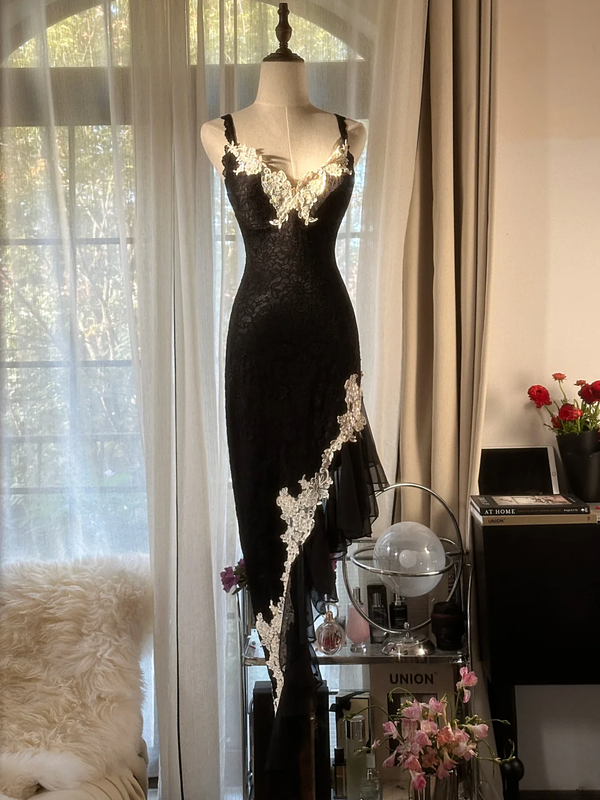 Black and white lace halter top, fitted waist, irregular hem, long ball gown R7739