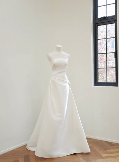 White strapless, fitted A-line long ball gown/bridal dress R8535