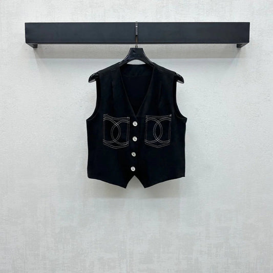 CHANEL SLEEVELESS BUTTONED BLAZER 274755