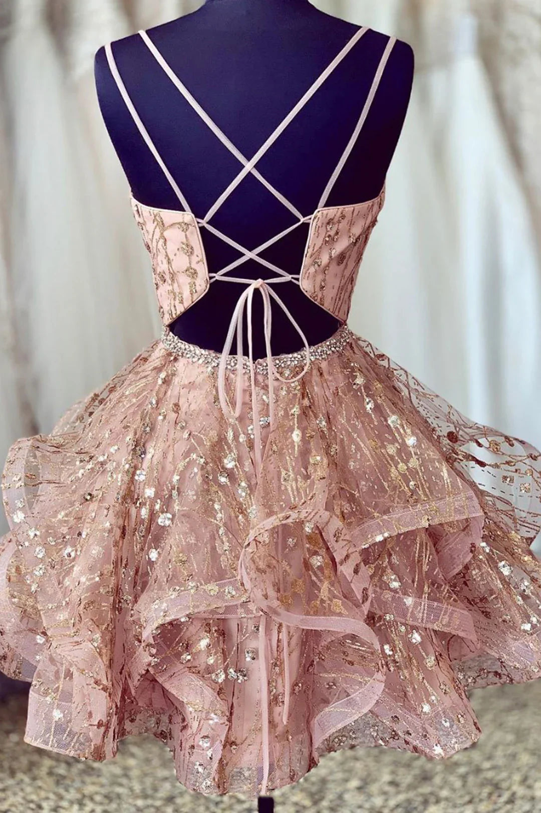 Chic Homecoming Dress V-Neck Tulle Sequins Short Prom Dress Back to School Outfits Party Dress  D6100